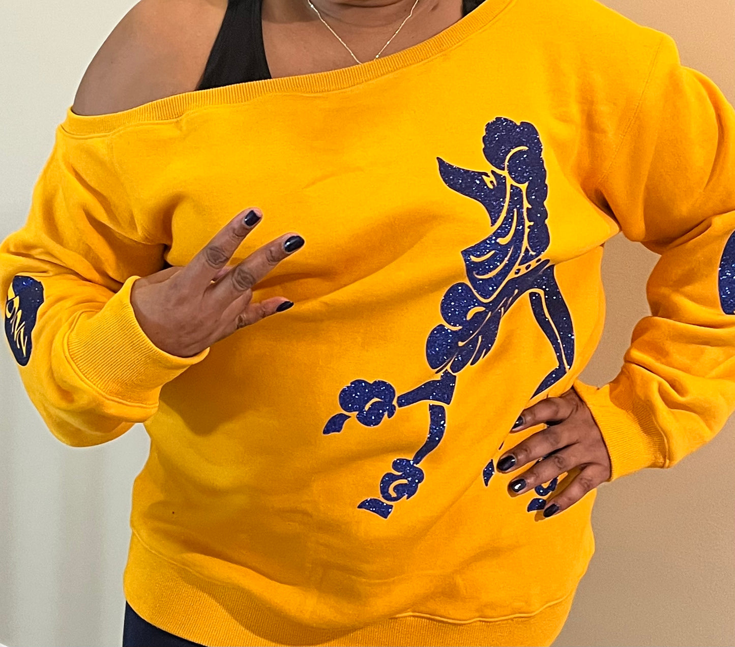 Large Glitter Sigma off-the-shoulder Sweater