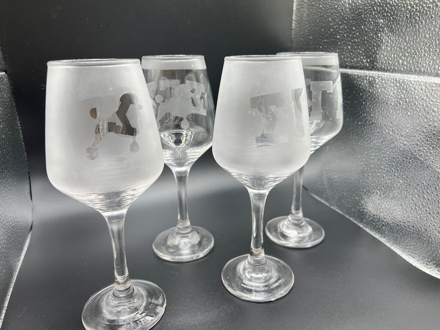 Double etched wine glass