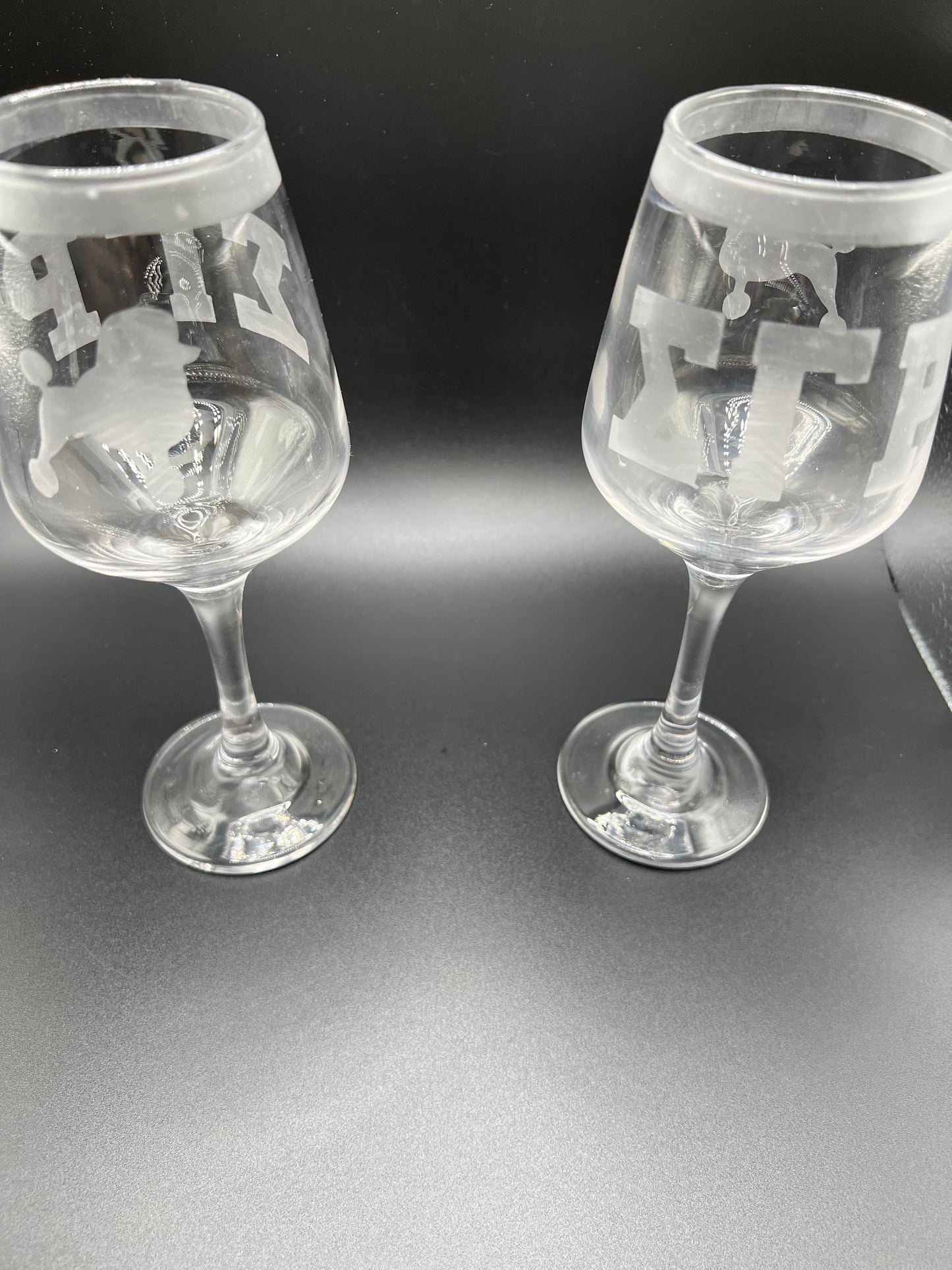 Double etched wine glass