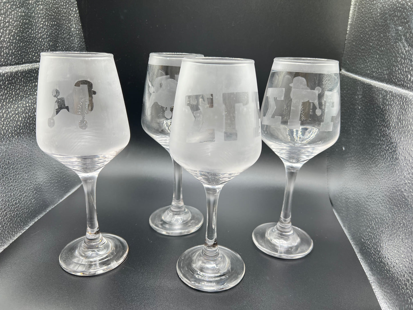 Double etched wine glass